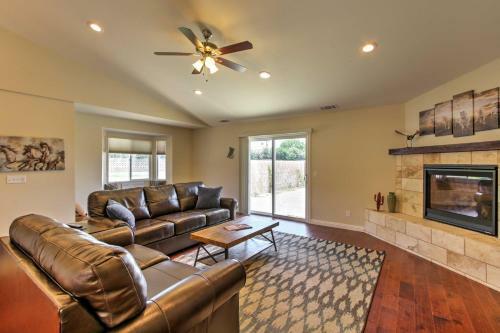 Luxurious La Quinta Home With Pristine Pool And Spa!