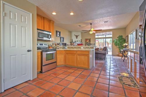 La Quinta Desert Abode With Courtyard And Mtn Views!
