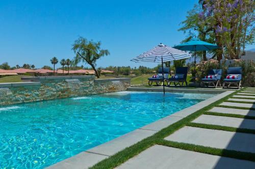 Rare Find-5 Star Rated-stunning Views-pool-spa