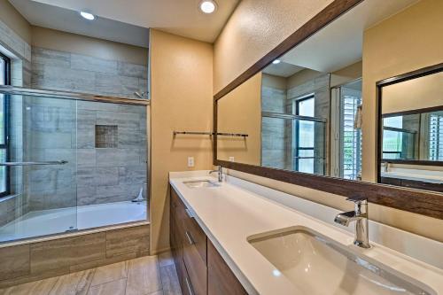 La Quinta Resort Escape With Golf Course Views!