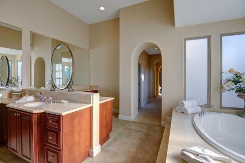 Pga West Greg Norman - Luxury Golf Home By Oranj Palm