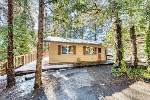 Updated Basecamp - New Kitchen & Private Backyard Home
