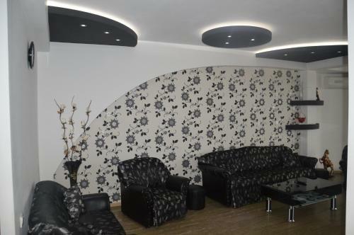 Irakli's Apartment With Terrace