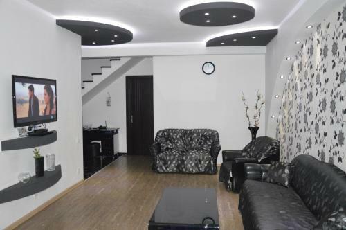 Irakli's Apartment With Terrace