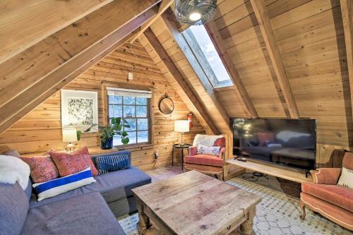 Chic Lake Arrowhead Cabin With Deck 2 Mi To Village
