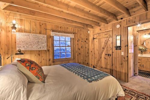Chic Lake Arrowhead Cabin With Deck 2 Mi To Village