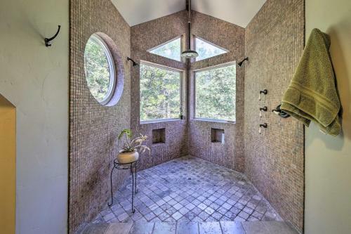Incredible Lake Arrowhead Home With Views And Decks!