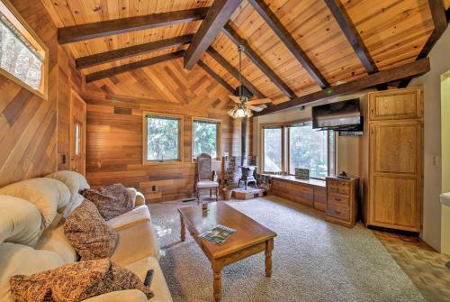 Rustic Lake Arrowhead Cabin - 5 Mins To Village!