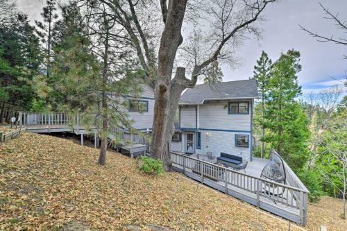 3-level Luxe Home With Spa, Ac, Game Room And Theater!