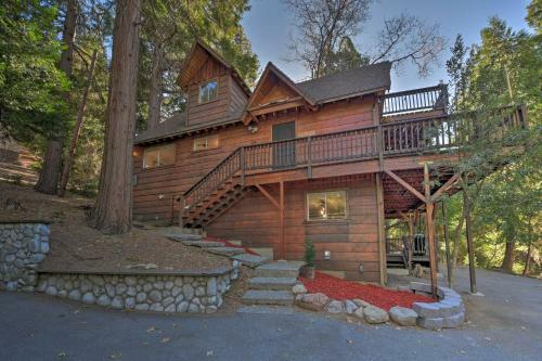 Woodsy Hideaway With Deck About 1 5 Mi To Village!