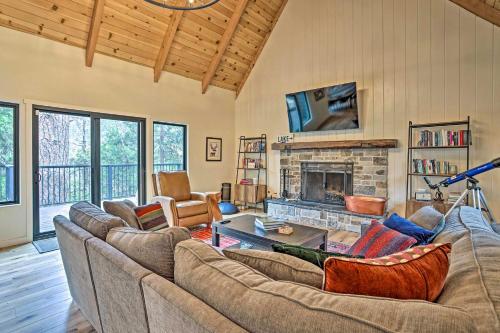 Lake Arrowhead Home With Deck Less Than 20 Mi To Skiing
