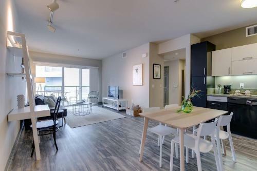 Apartamento One Bed/1bath + Private Balcony Walk To Beach