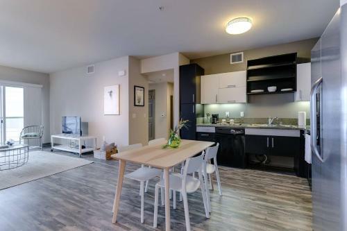 Apartamento One Bed/1bath + Private Balcony Walk To Beach