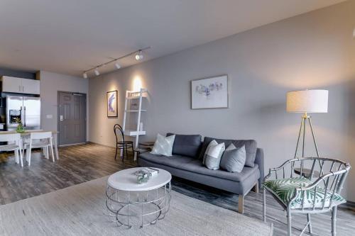 Apartamento One Bed/1bath + Private Balcony Walk To Beach