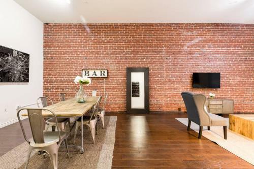 Historic Remodeled True 1-bdrm Loft