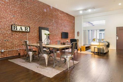 Historic Remodeled True 1-bdrm Loft