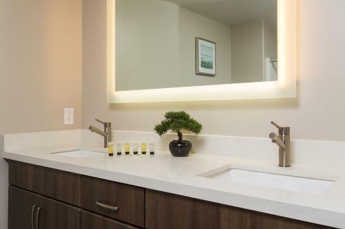 Apartamento Westwood Luxury Suites