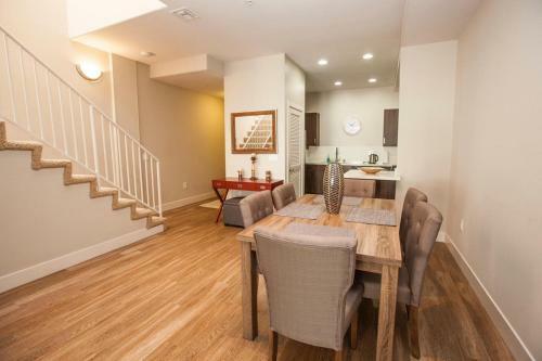 Apartamento The Grove Penthouse 3 Bdrm 3 Bath