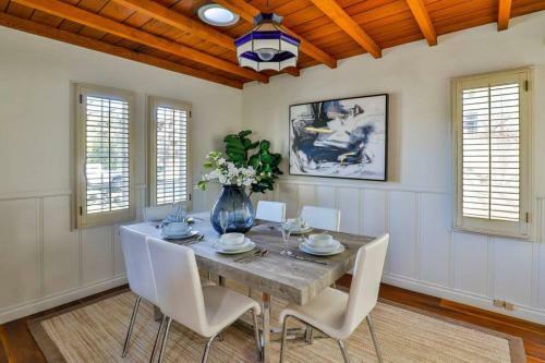 Spacious Unique Italian Villa 20-min Walk To The Beach