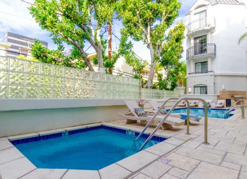 Apartamento Beverly Hills Adjacent 2-bedroom Penthouse