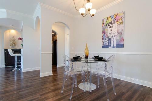 Apartamento Beverly Hills Adjacent 2-bedroom Penthouse