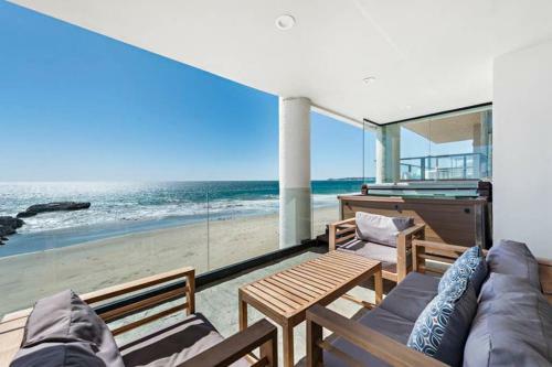 Luxury Malibu Beachfront Home-short Or Long-term