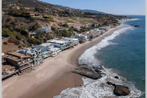 Luxury Malibu Beachfront Home-short Or Long-term