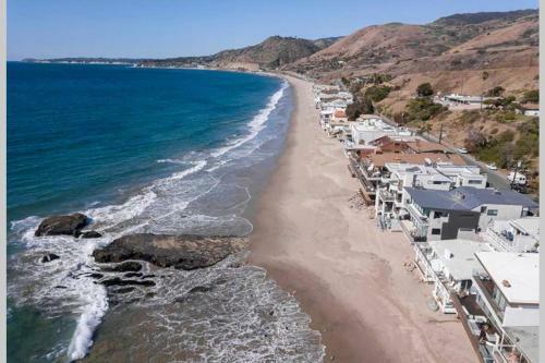 Luxury Malibu Beachfront Home-short Or Long-term