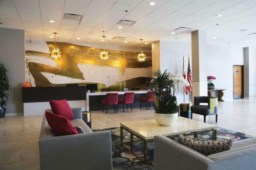 Lincoln Hotel Surestay Collection By Best Western