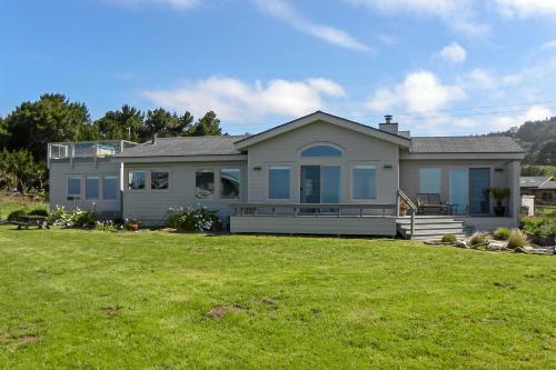 Irish Beach Home With Rooftop Hot Tub And Ocean Views!