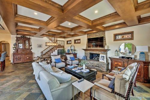 Luxury Newport Beach Getaway - 1 Block From Shore!