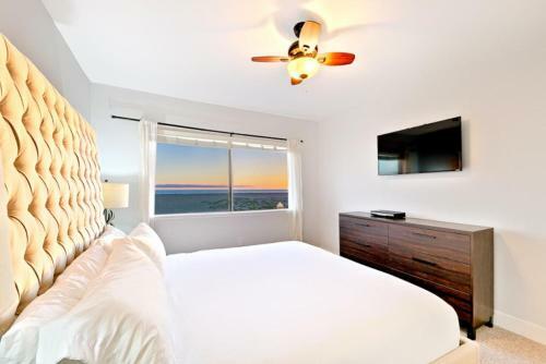 Nb-200a - 2-story Sensational Balboa Beachfront Charm