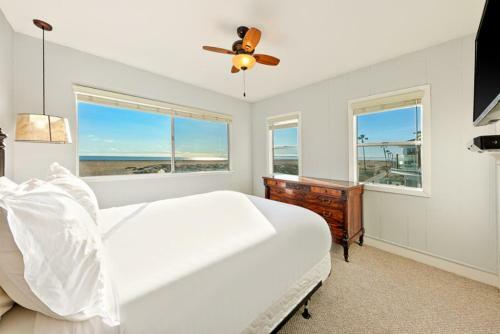 Nb-200a - 2-story Sensational Balboa Beachfront Charm