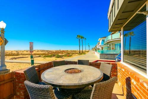 Nb-200a - 2-story Sensational Balboa Beachfront Charm