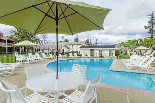 Apartamento Roomy Silverado Condo - Pool & On-site Dining Condo