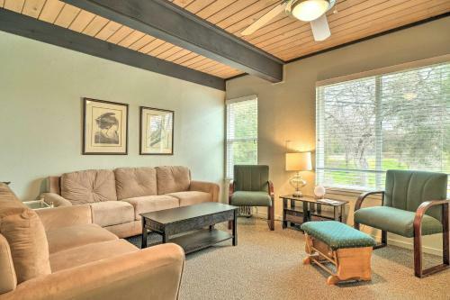 Murphys Workspace Hub Less Than 1 Mi To Main Street!