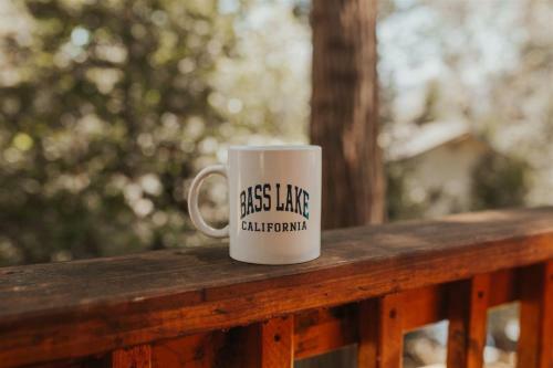 Bass Lake`s Balsam Bungalow