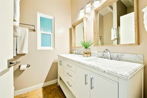Nb-1126-2 - Newport Beach Delight II