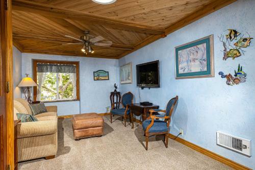 Penthouse Condo W/ Panoramic Ocean Views At Beach Resort