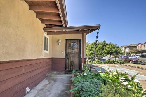 Oceanside Home With Yard Less Than 2 Miles To Beach And Pier!