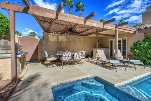 Padua Paradise By Oranj Palm
