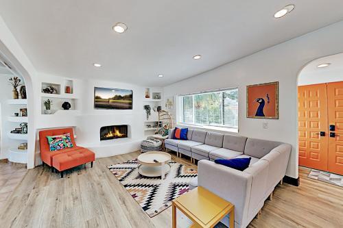 Stunning Remodeled Home With Pool & 2 Fireplaces Home