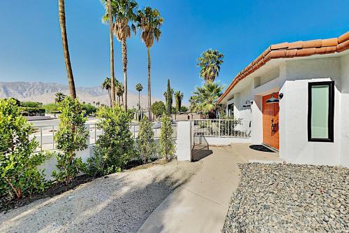 Stunning Remodeled Home With Pool & 2 Fireplaces Home