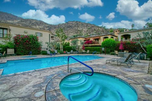 Downtown Tuscan Haven - 2 Br Luxury Condo By Oranj Palm