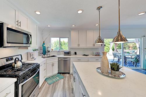 4br 2ba Demuth Park Home - Backyard Paradise With Pool Home
