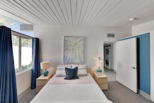 Sleek Alexander Heated Home With A Pool, Near Downtown Home