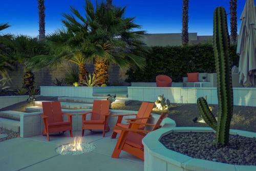 Tres Palmas By Oranj Palm