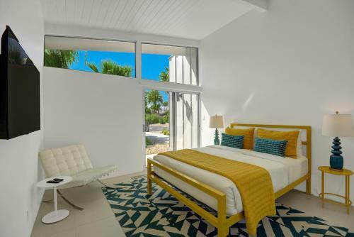 Tres Palmas By Oranj Palm