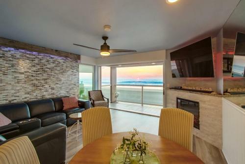 2 Floors Of Ocean Front, Penthouse Plus 2nd Level, AC