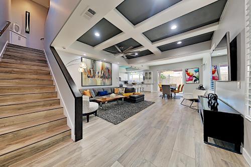 Chic Pacific Beach Townhome With Rooftop Deck Townhouse